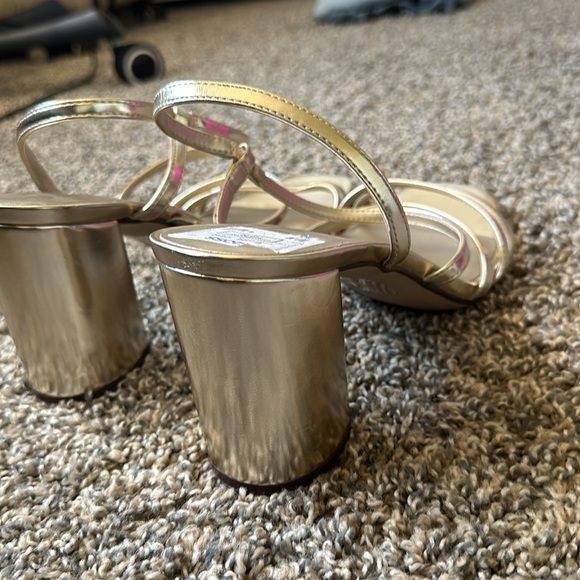 Gold chunky heel - Picture 3 of 4